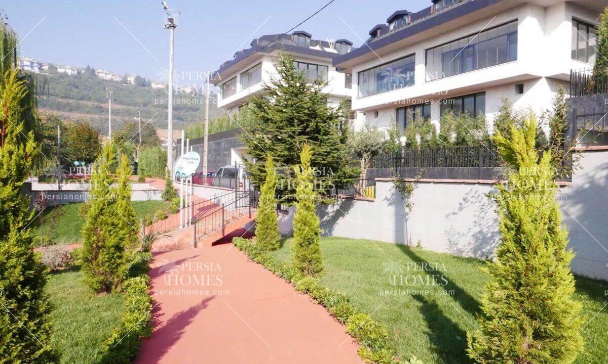 فروش خانه های آپارتمانی بزرگ با امکانات مناسب خانواده ها در سارییر استانبول محوطه