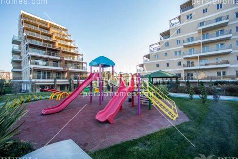 خرید آپارتمان های مدرن با معماری متفاوت و تکنیک های روز در سنجاک تپه استانبول پارک بازی کودکان