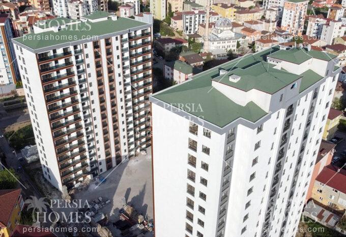 خرید آپارتمان فروشی با راه حل های کم هزینۀ زندگی در کارتال استانبول نمای ساختمان 3